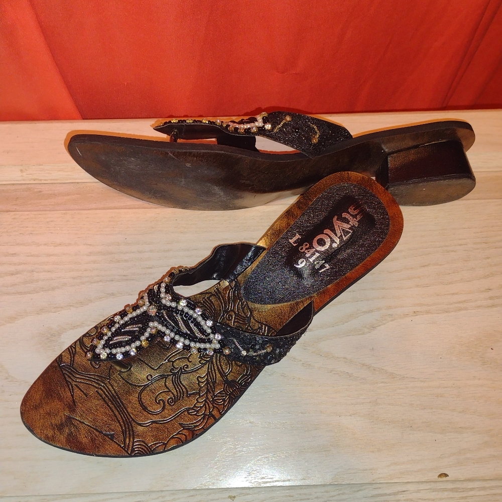 Sandals - Picture 2 of 2
